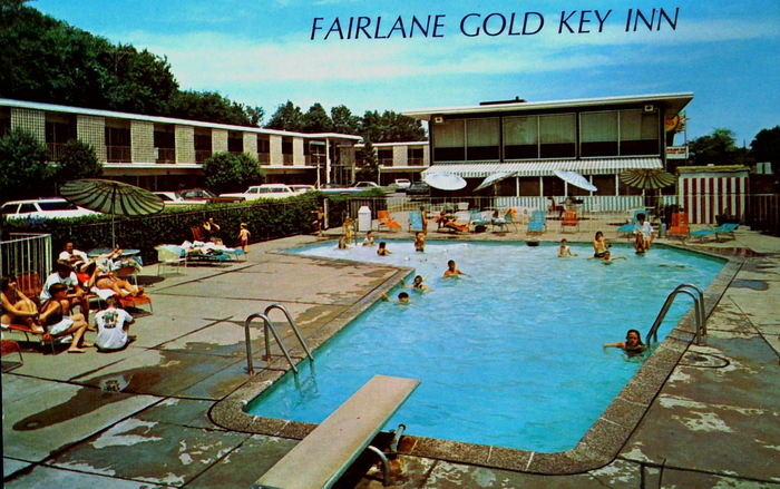 Fairlane Inn - Old Postcard